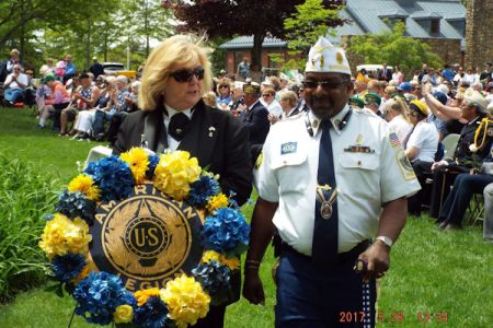 Commander Starks Lay Legion Wreath at National Cemetery.JPG